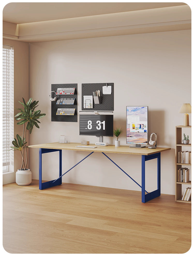 Brut Table (Cast Iron)