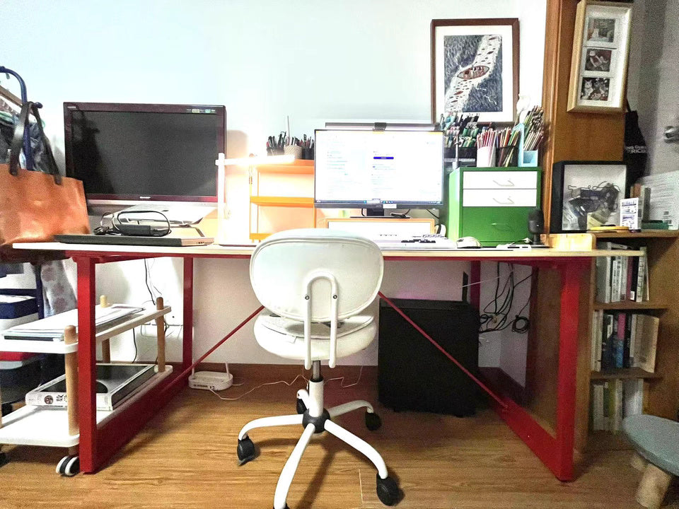 Brut Table (Cast Iron)