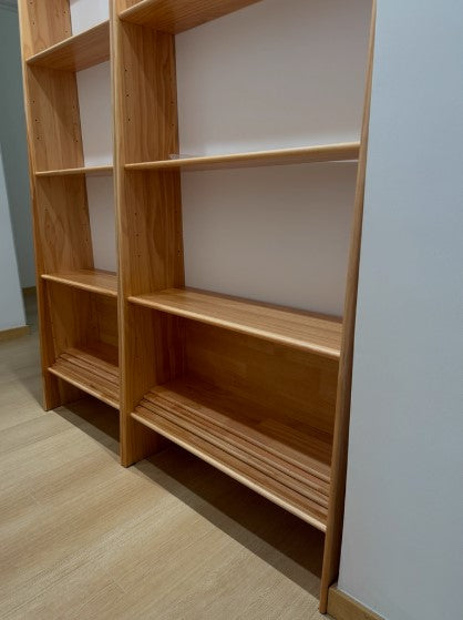 Adjustable Bookshelf